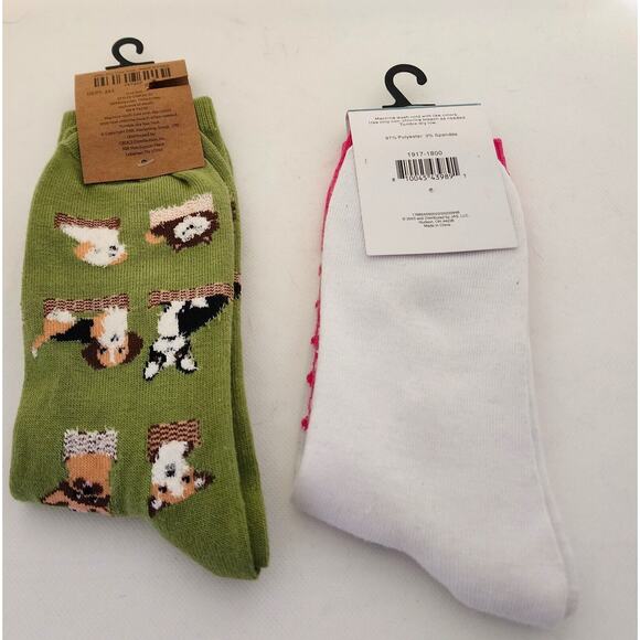 NOVELTY SOCKS-Dogs-Bunny-Green-White-Whimsical-Fun Socks-Regular Size - Picture 5 of 6